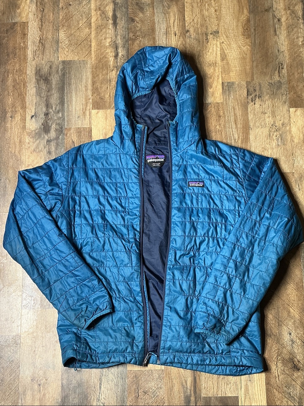 Patagonia Men's Teal Blue Quilted Hooded Jacket